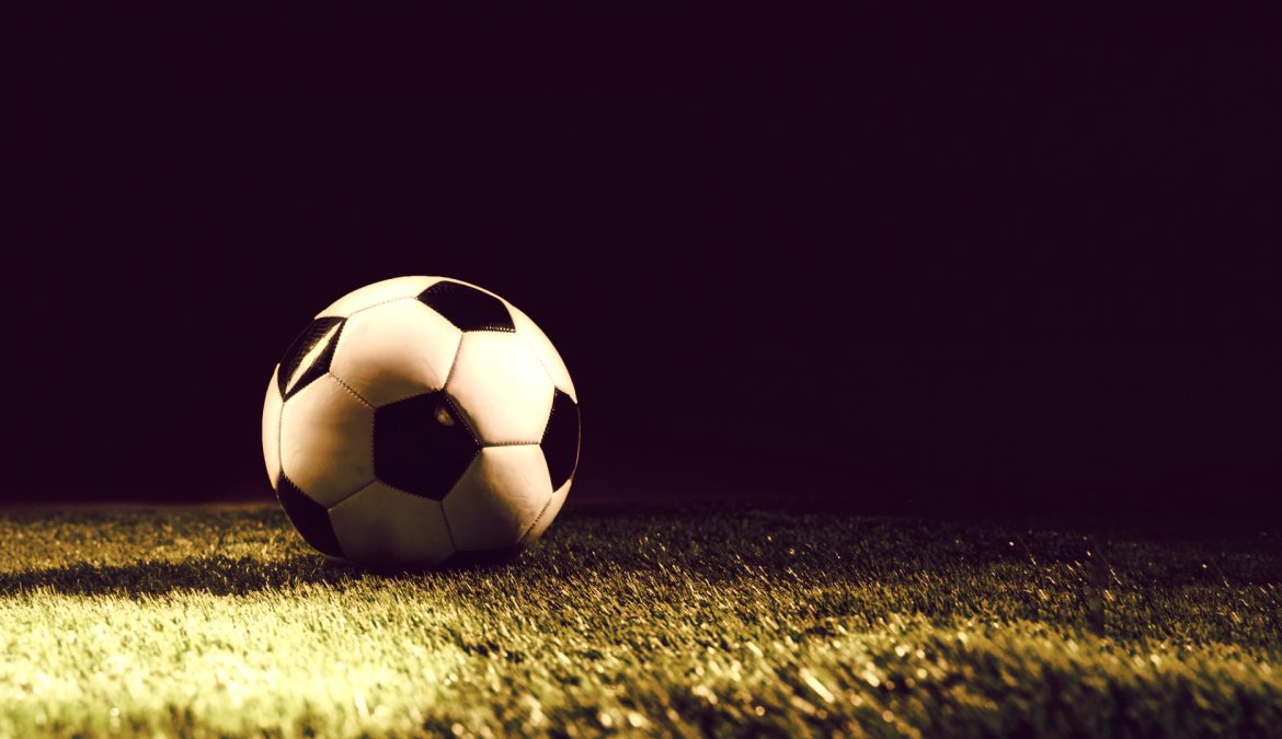 O grito de Liberdade nos gramados: Uma análise sócio-econômica sobre o futebol